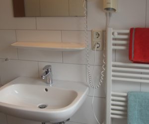 Badezimmer in der Ferienwohnung Wattwurm in Carolinensiel